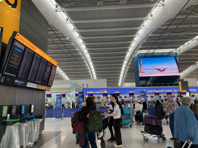 待ちあいの人ごみ