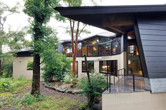 庭側から見た外観