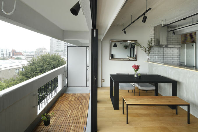 バルコニーとリビング