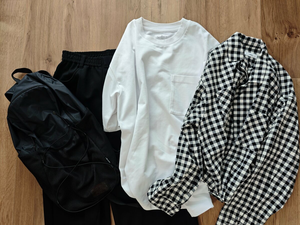 2泊3日旅行服は「4着」で十分おしゃれ。少ない服でキレイめにもカジュアルにも着まわすコツ | ESSEonline（エッセ オンライン）