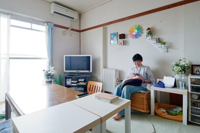 77歳・現役漫画家が描く「高齢者の暮らし」。仕事をしながら夫の介護や自身の脳梗塞も