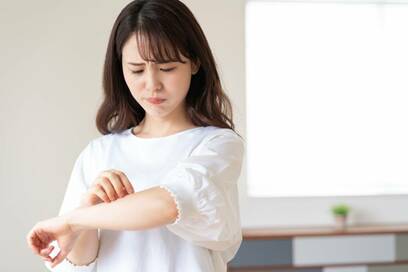 甘く見ない方がいい虫刺され。ブヨはかゆくて痕になることも