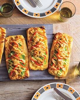 油揚げのツナマヨピザのつくり方。濃厚なアボカドでボリューム感ばっちり