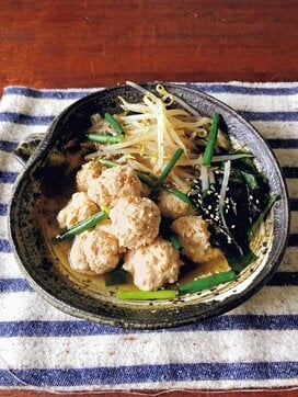 山本ゆりさんのふわっふわ鶏団子の煮物。ポリ袋でつくるからラクちん