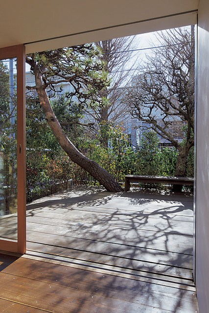 実家をどうする?建築家の父が建てた家を「丁寧に住み継ぐ」家