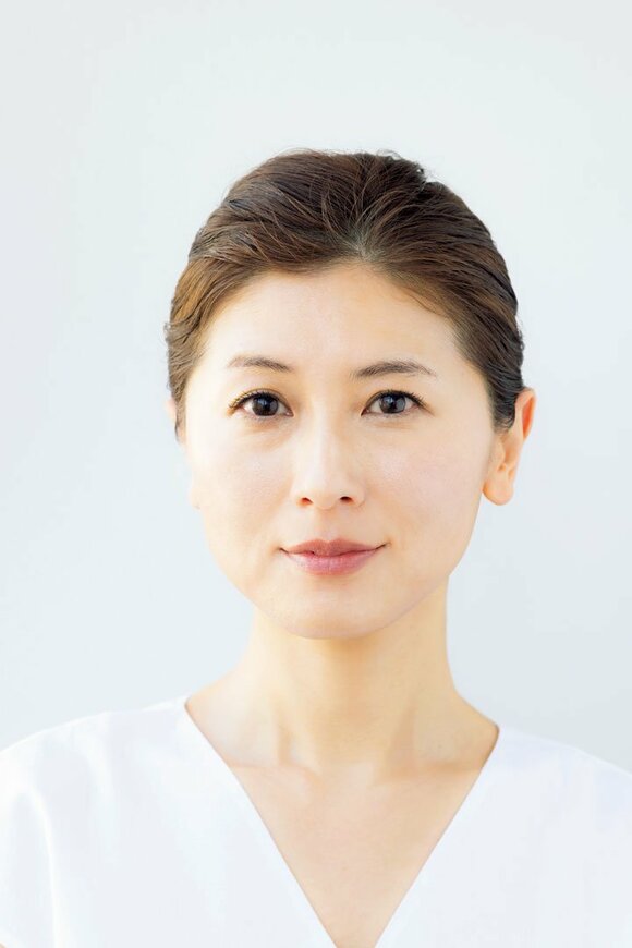 女性の顔正面