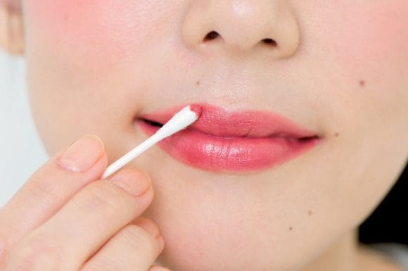 もう「疲れてる?」と聞かれない!1本のリップで血色を上げるプロの裏ワザ