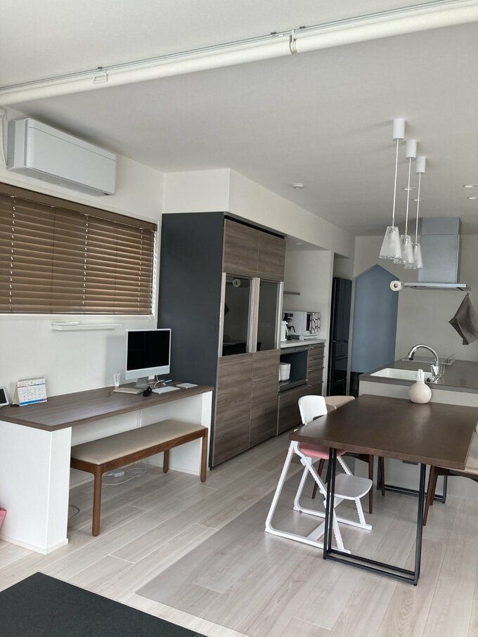 キッチンそばのスタディコーナー