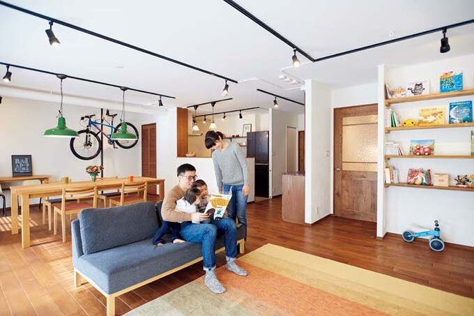 自転車も飾れる約30畳のLDK