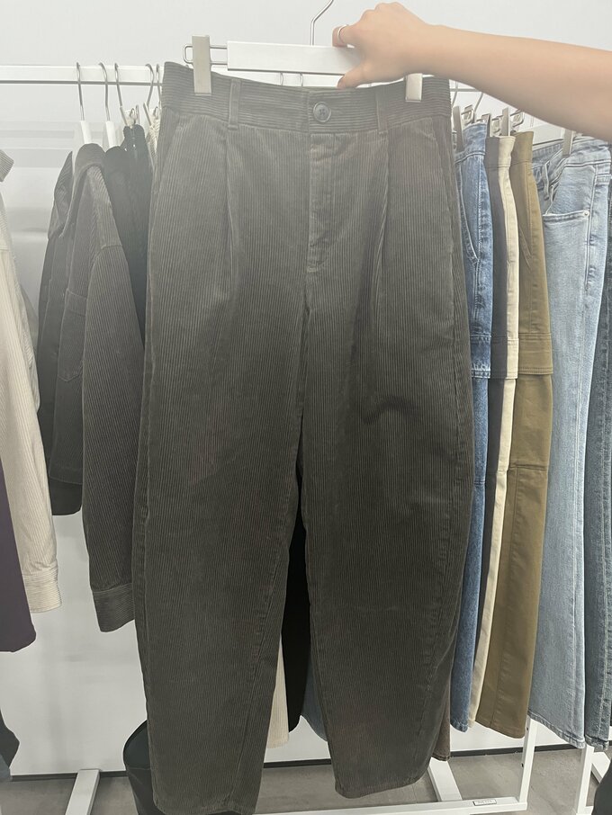 コーデュロイバレルレッグパンツ