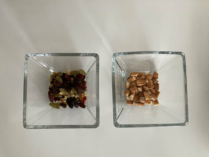 ビスケットをザクザク刻む