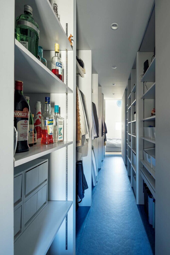 キッチンから寝室へとつながる裏動線