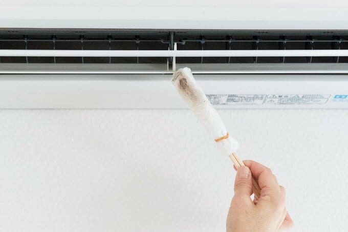 エアコンの前にめん棒