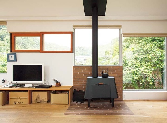 大きさも配置もばらばらな窓