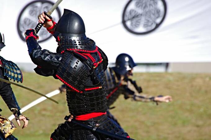 武士が戦う様子