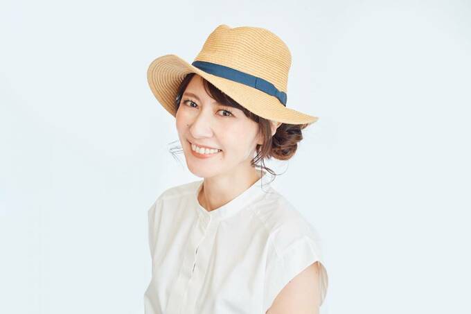 麦わら帽子女性