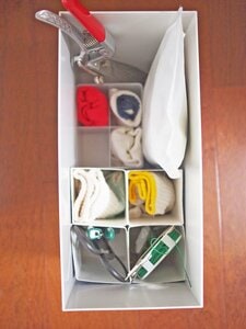 すき間ができたら、その調整も牛乳パックで