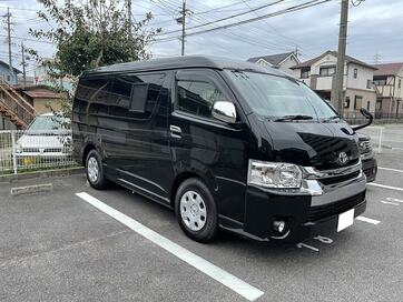 キャンピング仕様のハイエースをワークスペースとして購入、感じた多くのメリットは？
