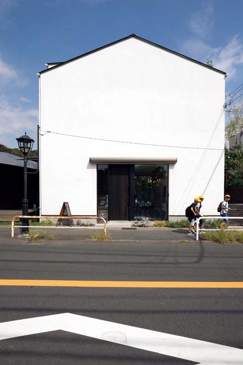 蔵のような外観