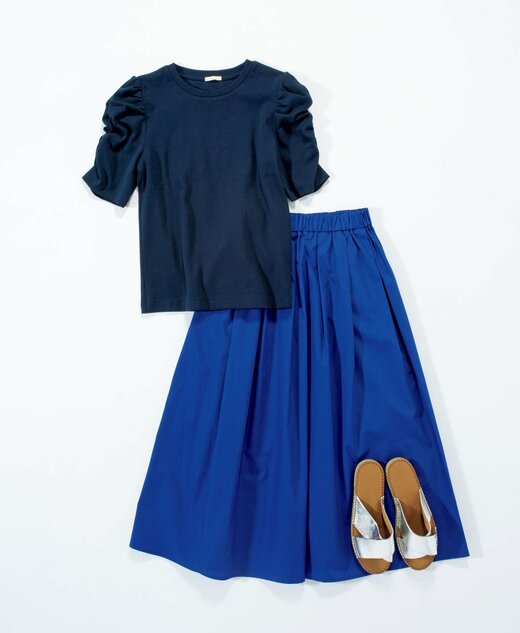 カットソーとスカート