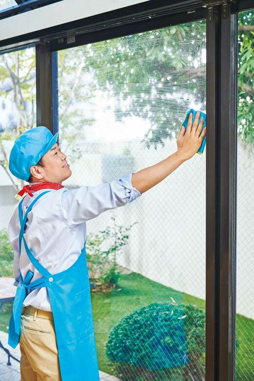 室内から窓の掃除