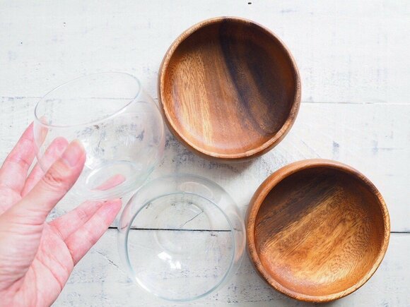 シンプルグラスとアカシアボウル