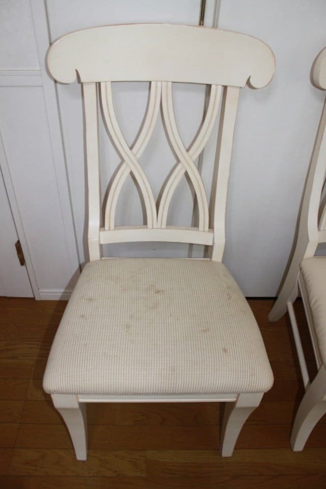 張り替え前の椅子