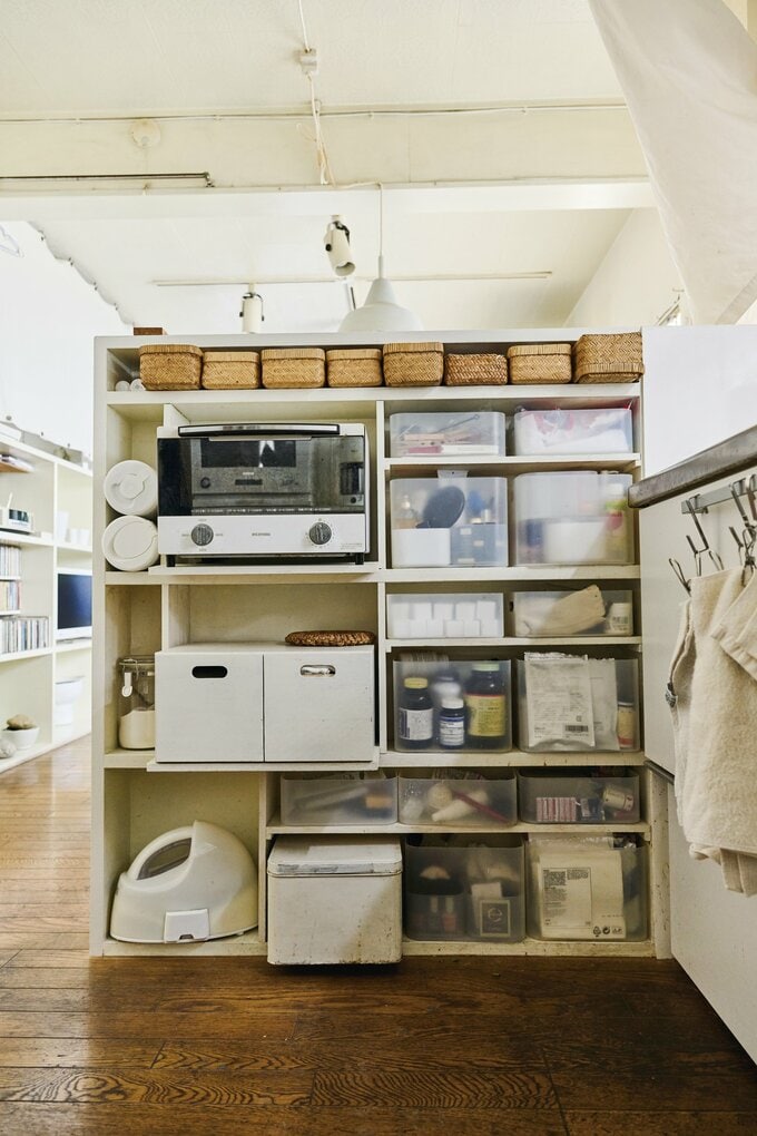 江面旨美さん宅のキッチンの収納棚