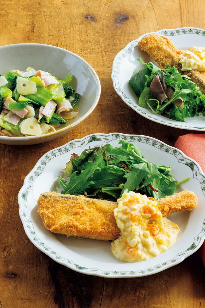 サーモンフライタルタルソースがメインの献立