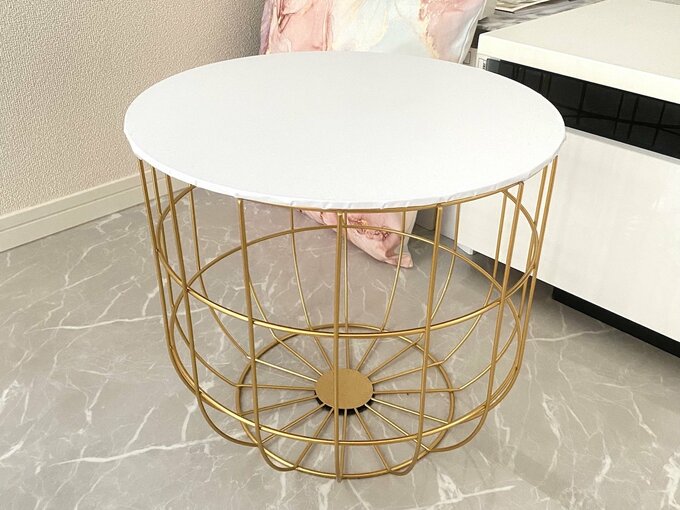 シートを使ってリビングのテーブルをリメイク!