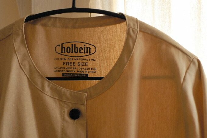 ホルベイン［画家のスモック］。手持ちのボタンに付け替えました。乾きやすい から洗濯の脱水はゆるめにしてノーアイロン。