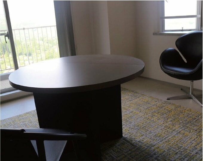 お気に入りの丸テーブル