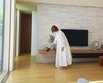 年間「15着のワンピース」で生活。メリット満載、一軍だけのクローゼットづくり