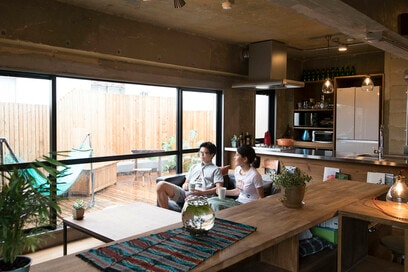 42平米の超コンパクト！全部をつなげたワンルームは、夫婦だけの「個室」!?