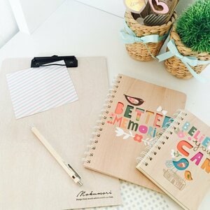 100円ショップに木目調デザインが続々登場！