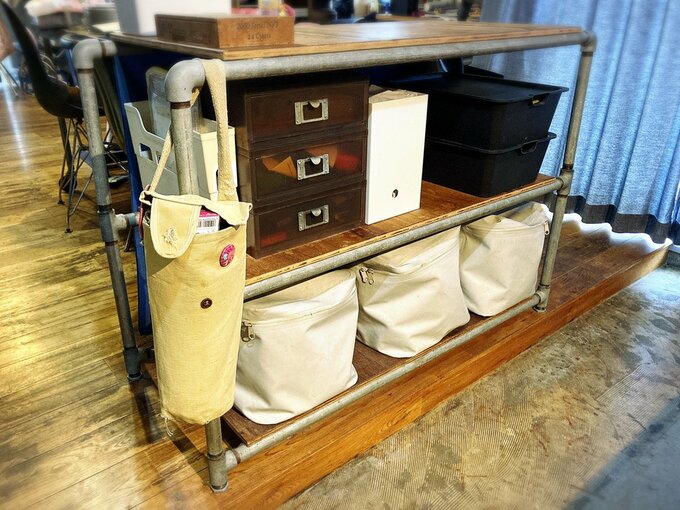 ダイニングとキッチンの間に設置したカウンター