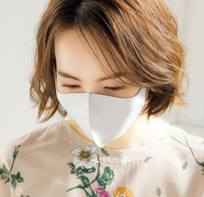 マスクをつけた女性