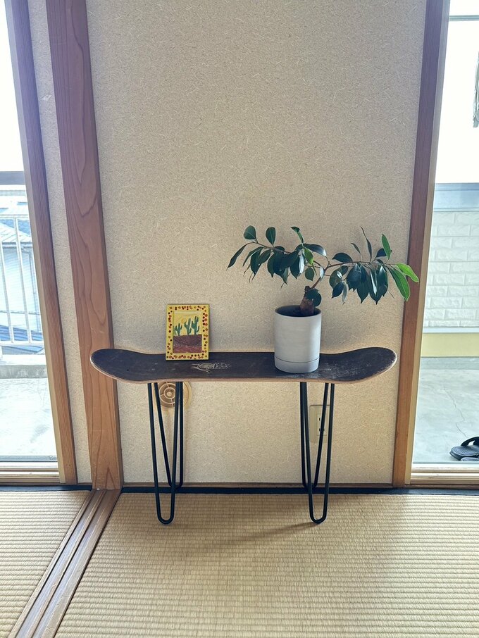 スケートボードをスツールにリメイク