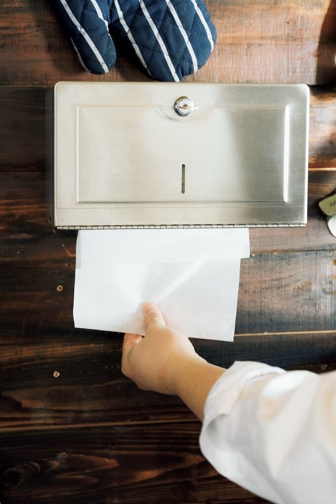 「P.F.S. PARTS CENTER」で購入したペーパータオルホルダー