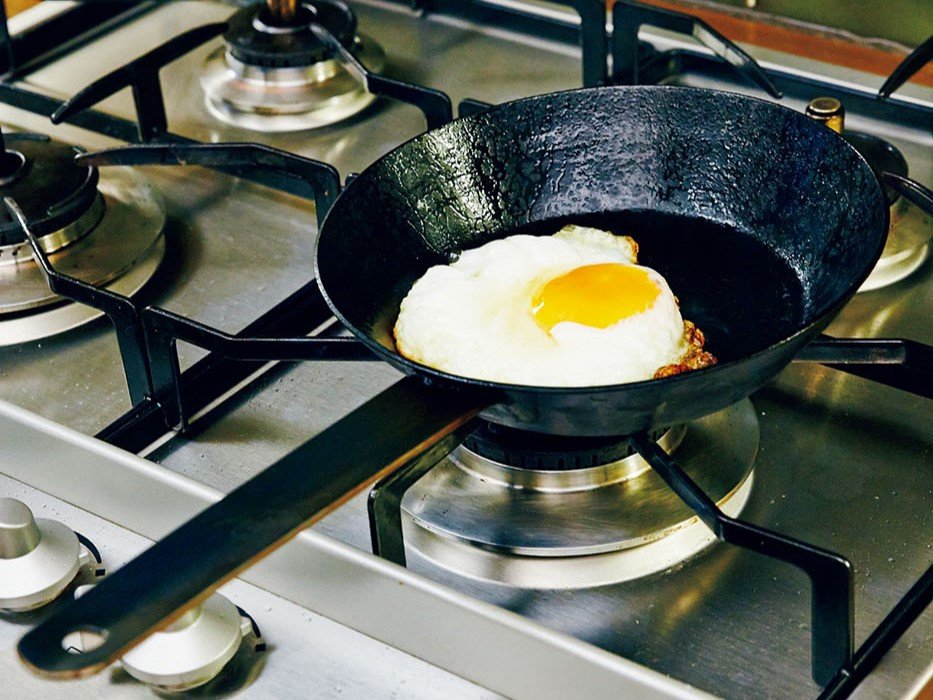 料理家が「本当に愛用している」フライパンと鍋。目玉焼きはカリカリ