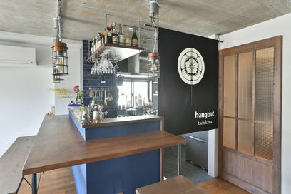 【マンションリノベ事例】居酒屋風ダイニングキッチンのある家。カウンターやのれんまで！