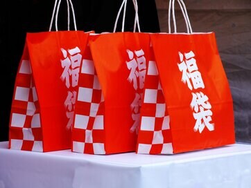 102人がリアルに買った「福袋」。ミスド、スタバ、コメダなどが人気の理由