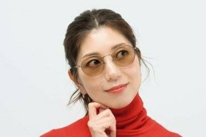 大人世代にはじつは「カラーレンズ」メガネがおすすめ。おしゃれ度も機能性も高い3色をかけ比べ