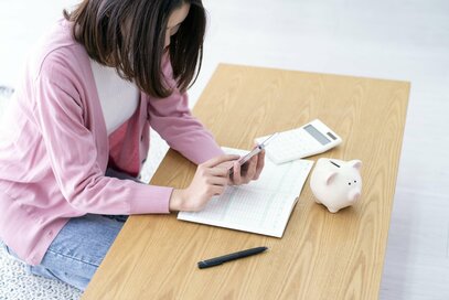 57歳独身、賃貸住まいで貯金は1000万円。このまま安心して暮らすには？