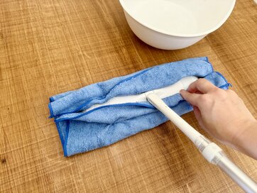 「ベタつく床」の掃除は気温が高いうちに。簡単にサラサラ・快適にする方法