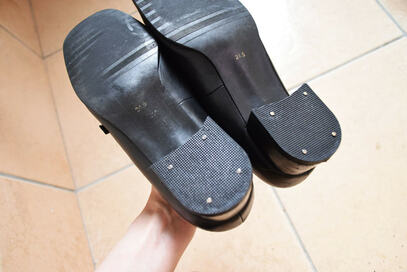 ダイソー「靴の修理屋さんキット」が使える！100円で靴修理に挑戦