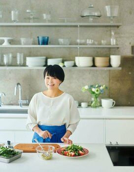 55歳・更年期に苦しんだ人気料理家。「全身の湿疹で仕事にも…」症状改善のカギ