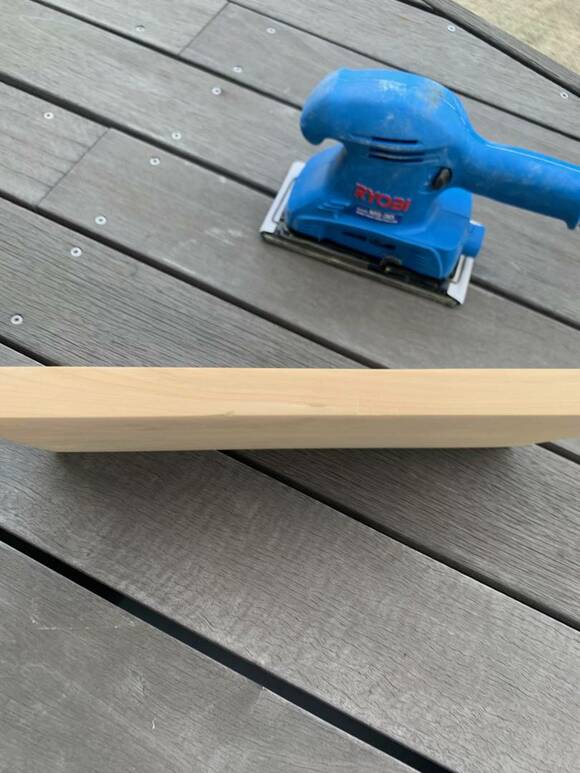 削りおわったまな板の側面