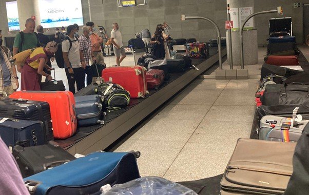 空港の手荷物返却