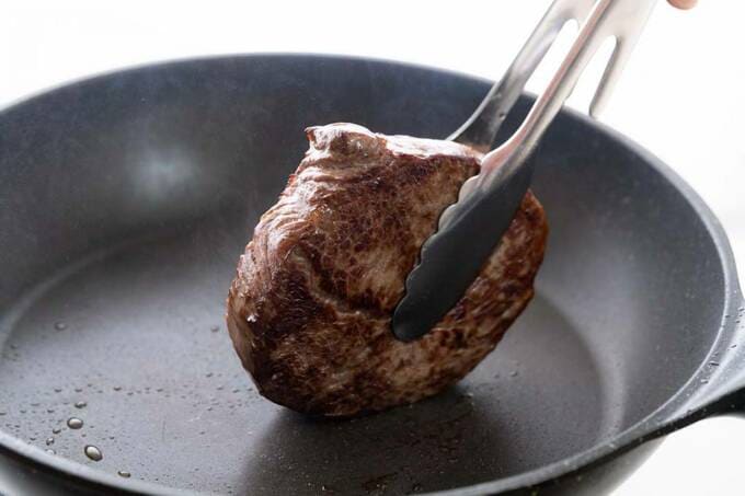 全体を転がしながら焼く